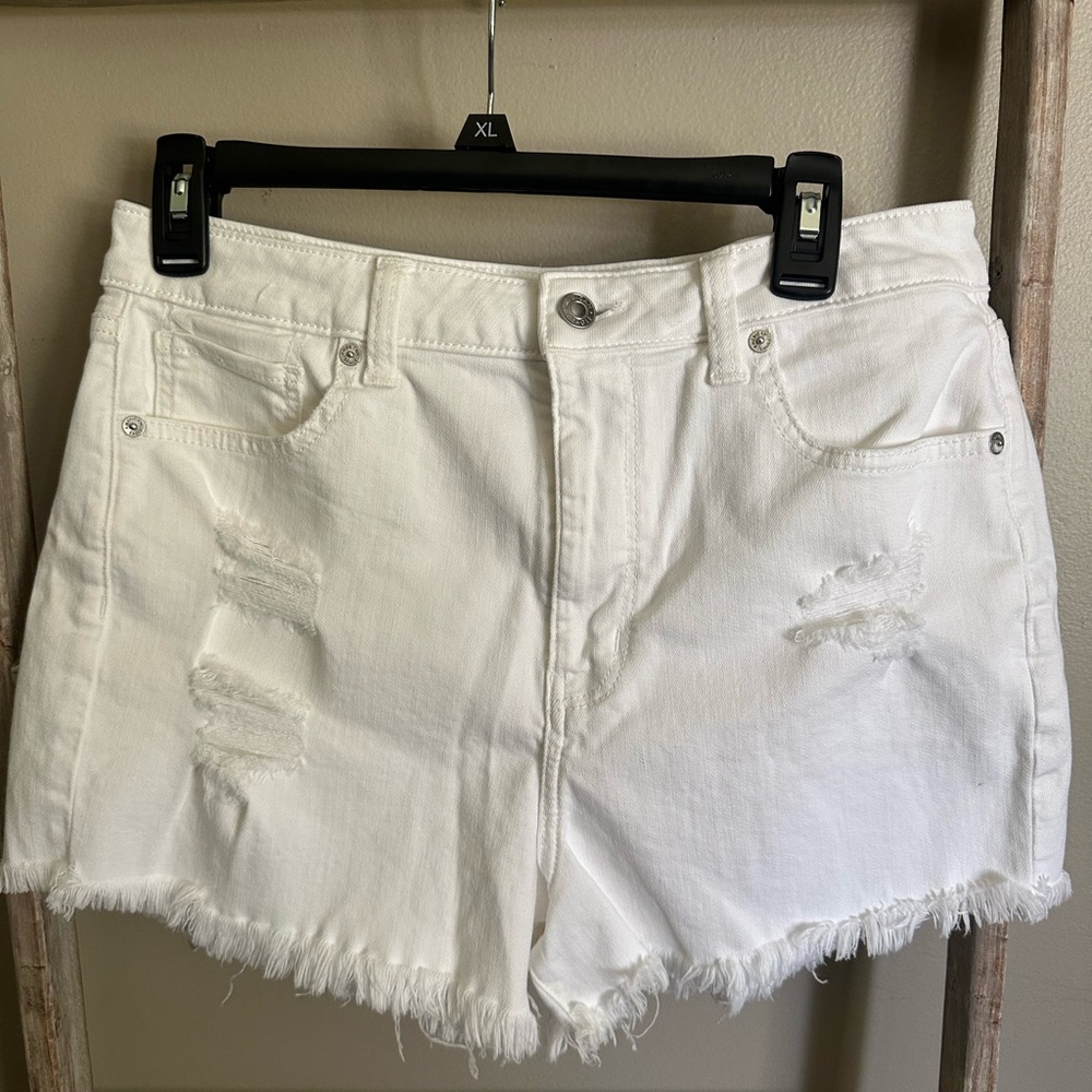 American Eagle White Distressed Jean Shorts High-Waisted Mom Short